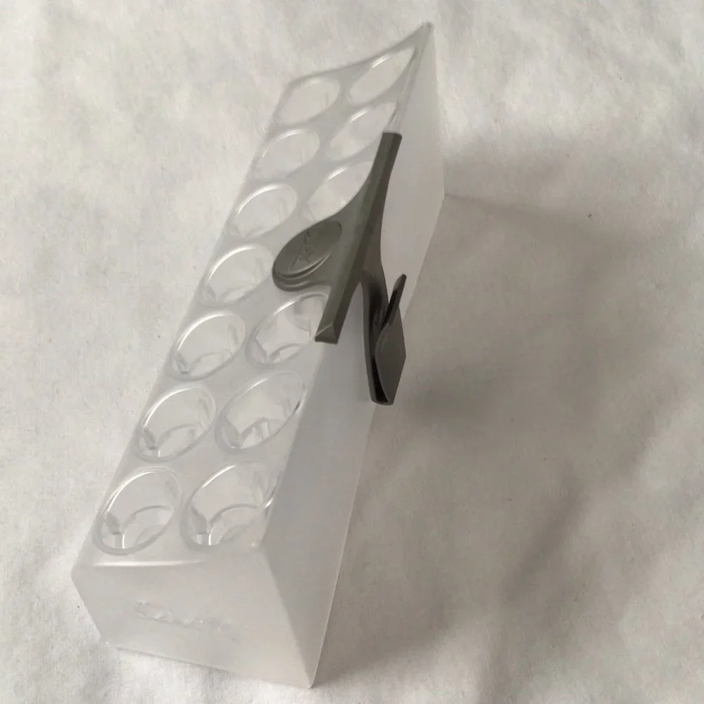 Makeup accessory holder / organizer